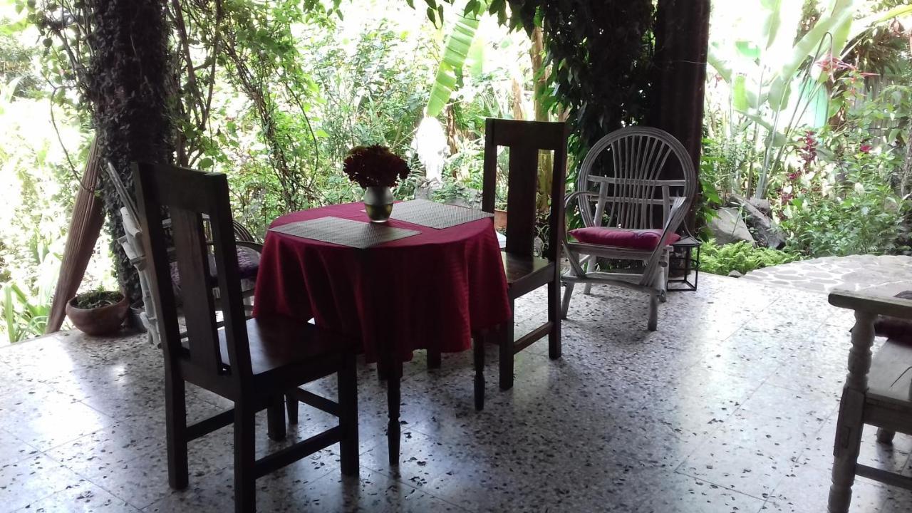 Hotel Y Restaurante La Casa Rosa Santa Cruz La Laguna Exterior foto